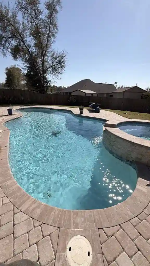 Large room for rent/ with pool
