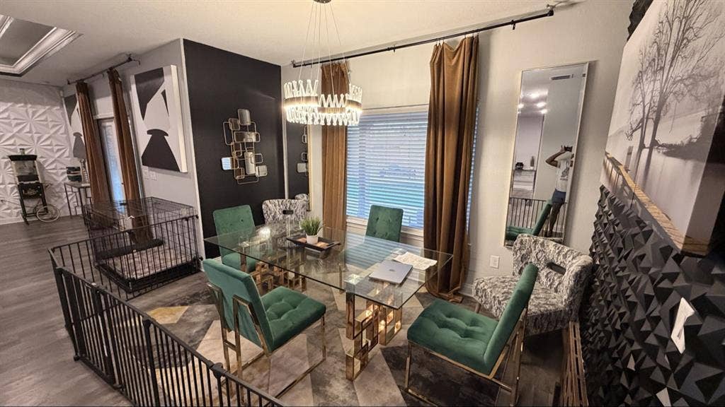Large room for rent/ with pool