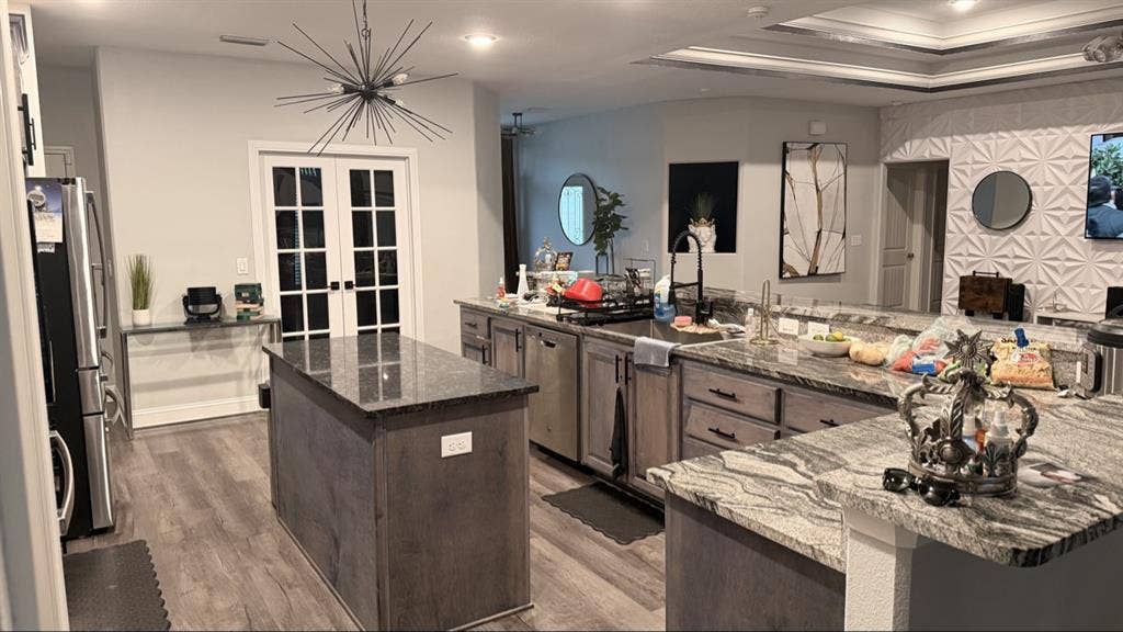 Large room for rent/ with pool