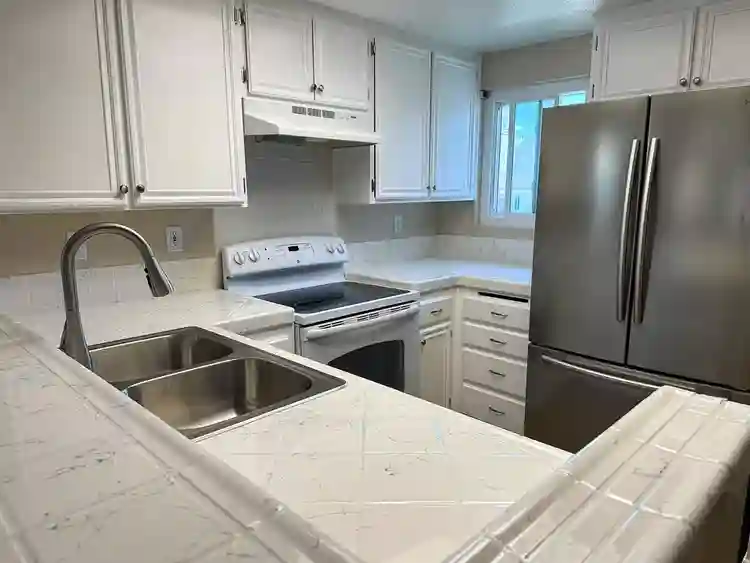 Room w/ Bathroom - Spring Valley
