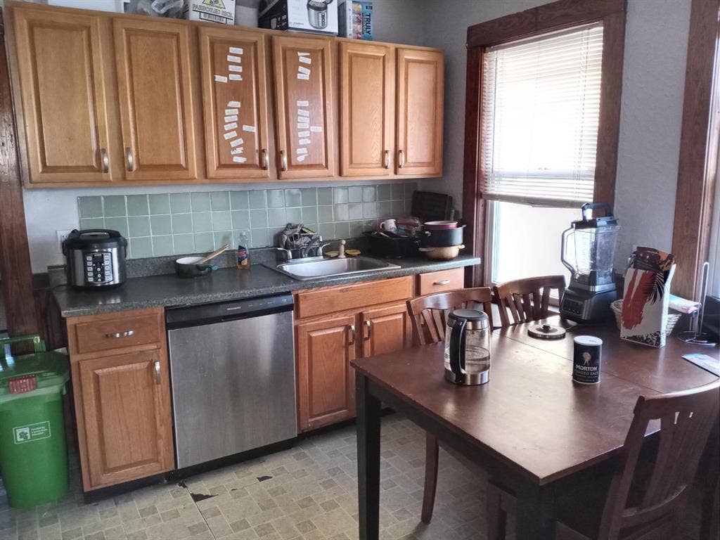Room for Rent available October 7th