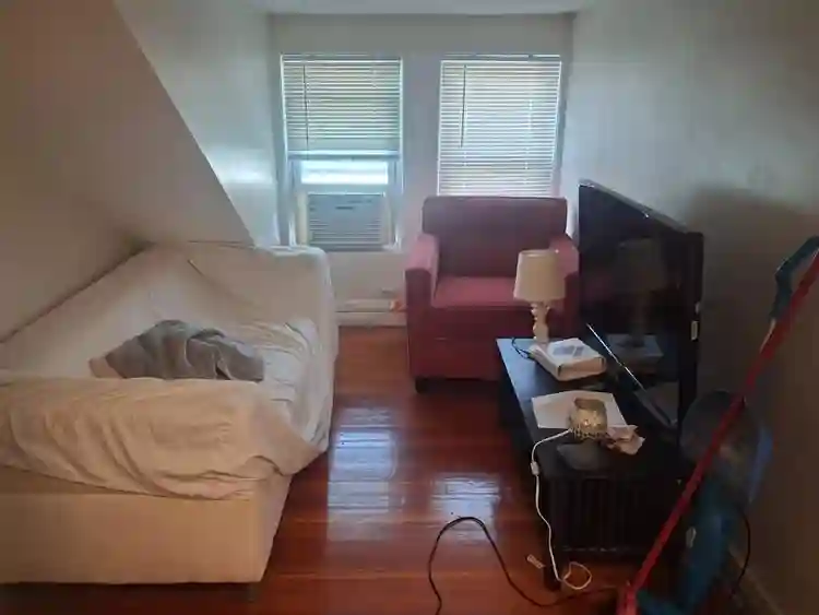 Room for Rent available October 7th