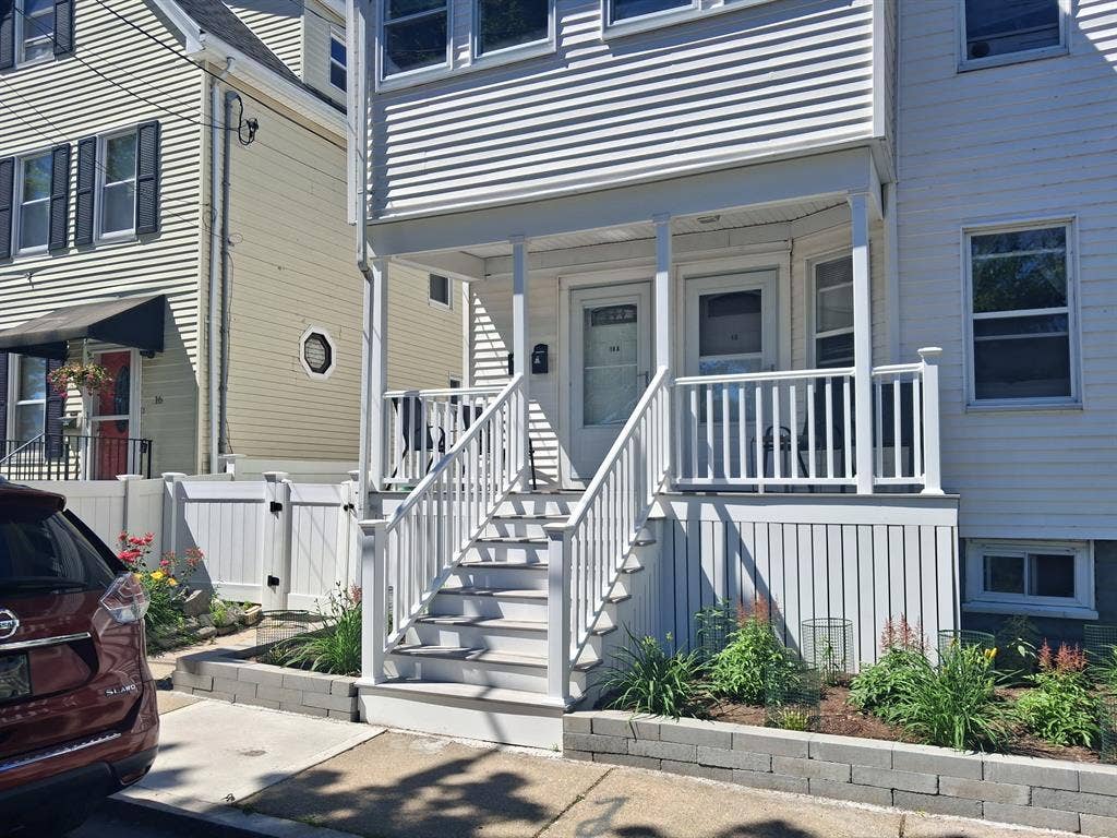 Room for Rent available October 7th