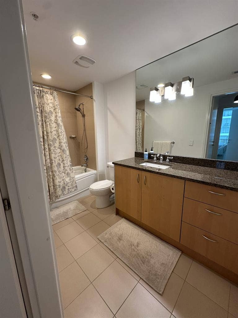 Looking for a roomate in Miami