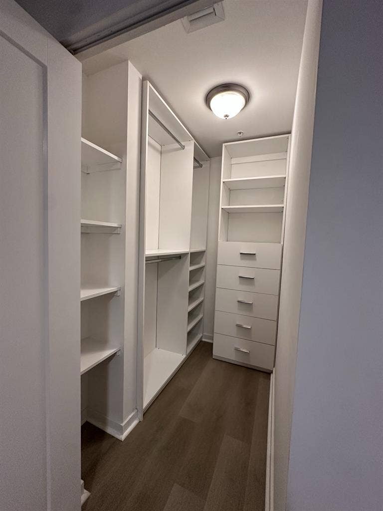 Looking for a roomate in Miami