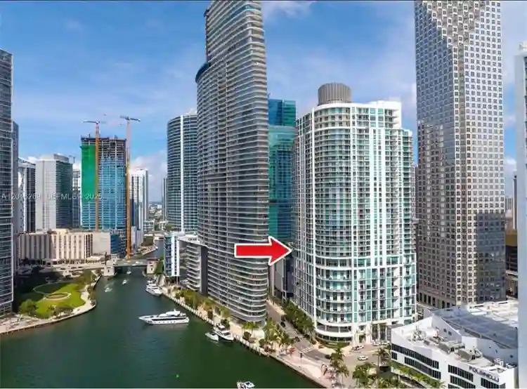 Looking for a roomate in Miami