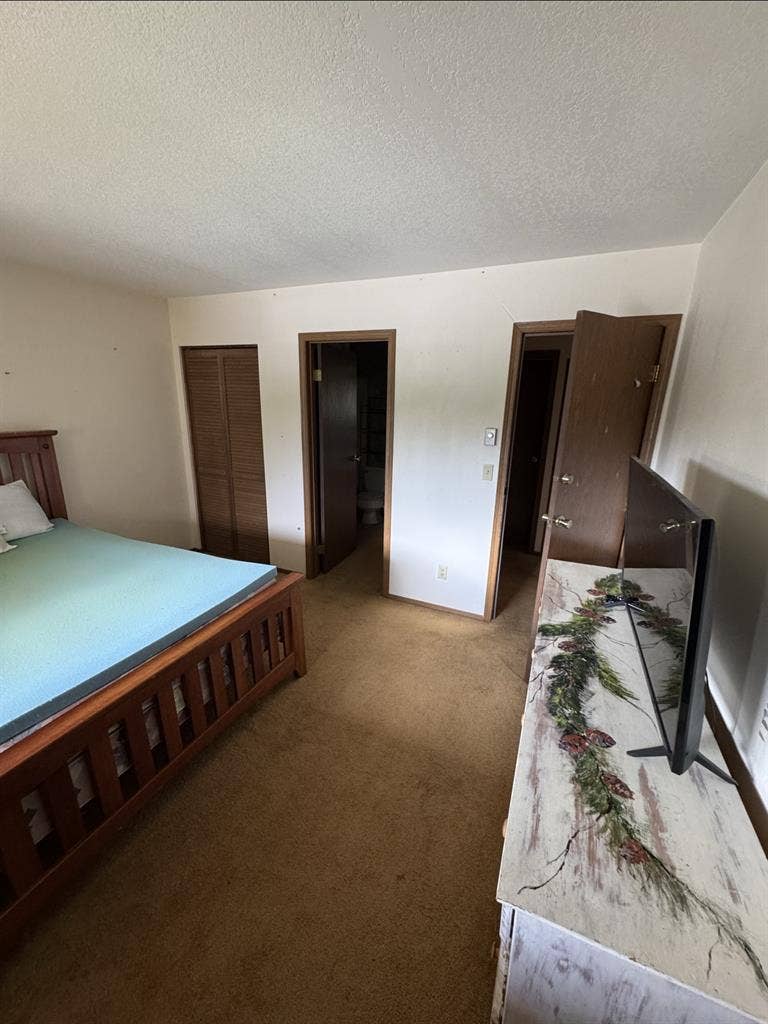 Perfect Location/Low rent