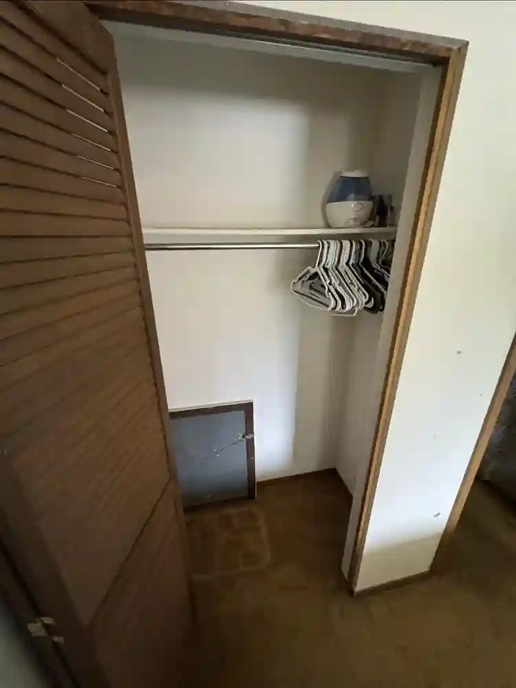 Perfect Location/Low rent