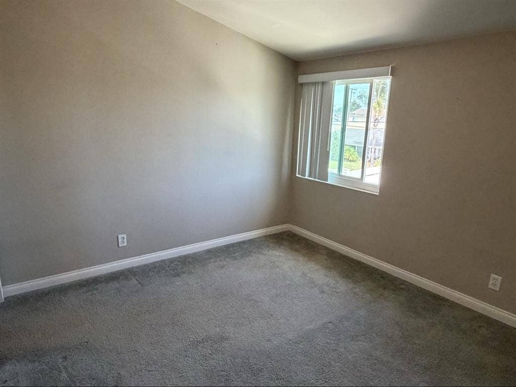 Room available October 1st!