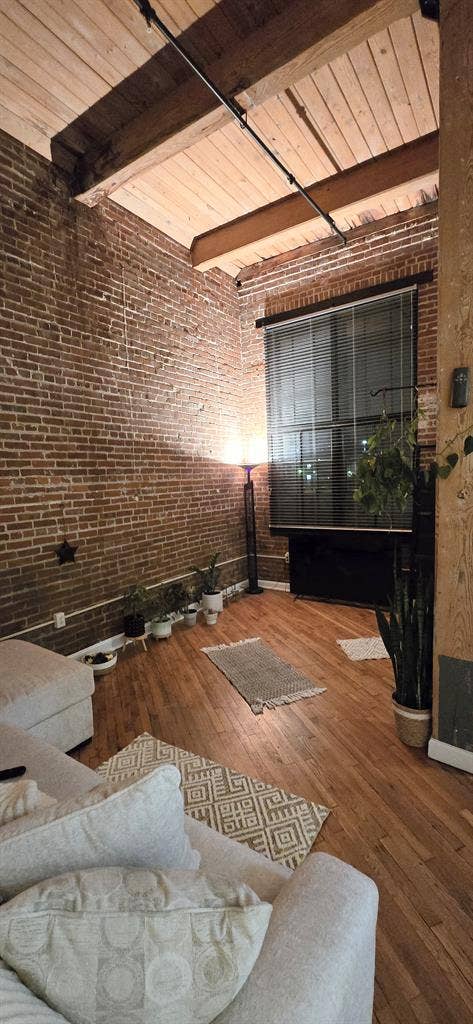 Room for rent immediately