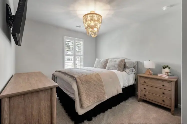 (x2) Private Rooms available!