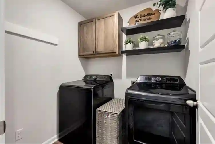 (x2) Private Rooms available!