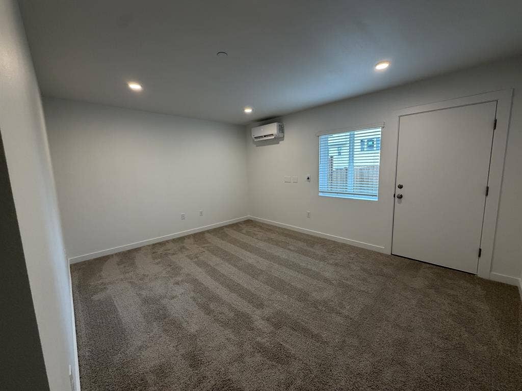 Room for rent w private bathroom