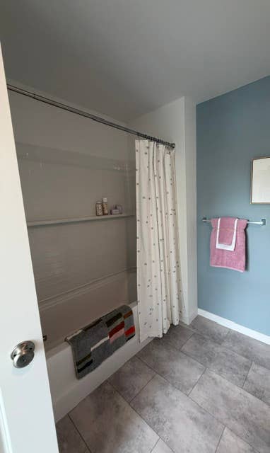 Room for rent w private bathroom