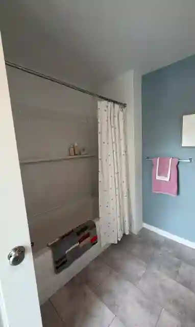 Room for rent w private bathroom