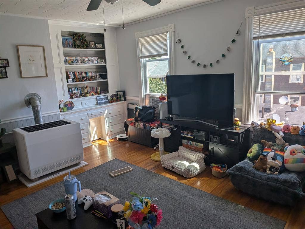 Looking for a roommate. $1000