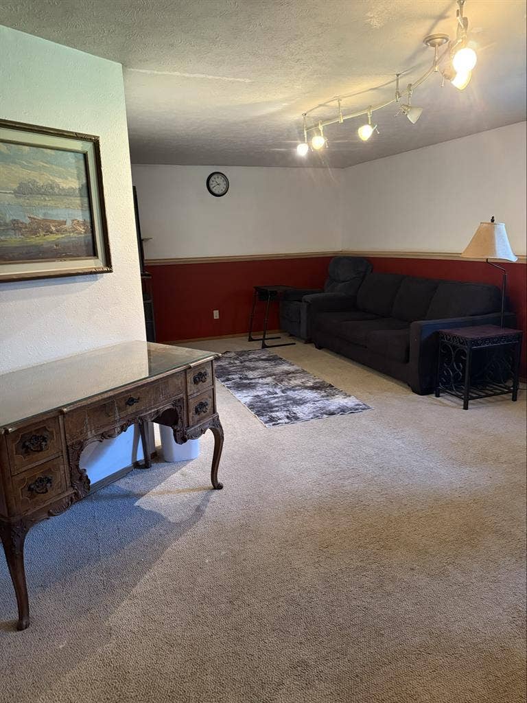 Basement for rent like a mother in