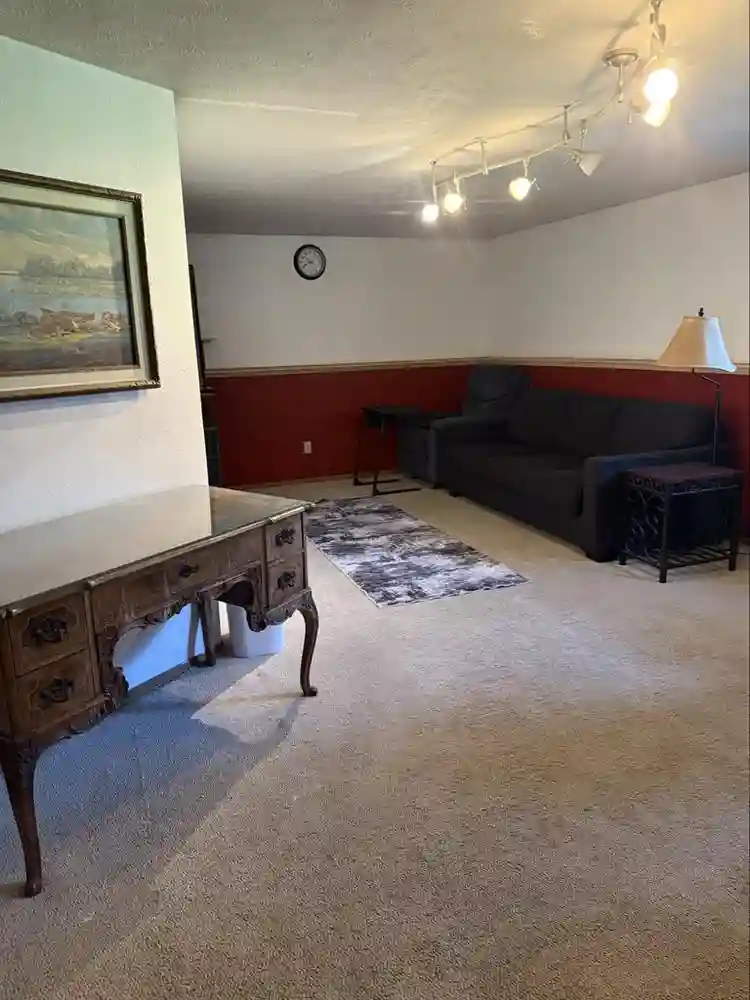 Basement for rent like a mother in