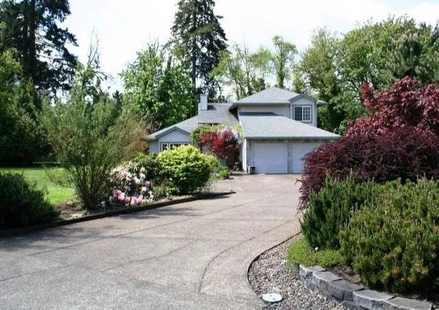 1 BEDROOM FOR RENT TO GFU FEMALE