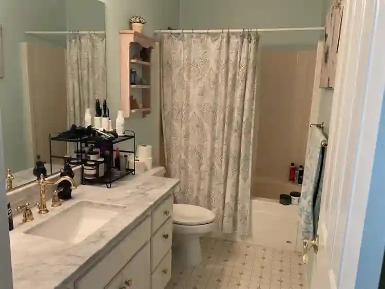 1 BEDROOM FOR RENT TO GFU FEMALE
