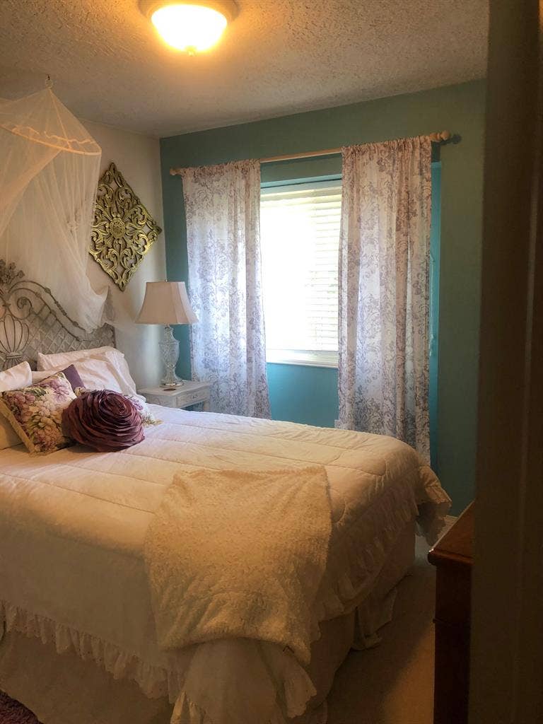 1 BEDROOM FOR RENT TO GFU FEMALE