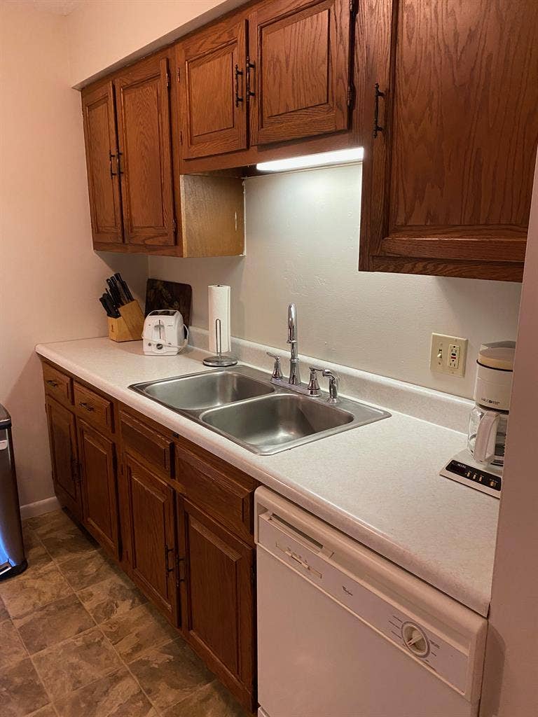 3 BDR / 1 Block to UVM Furnished