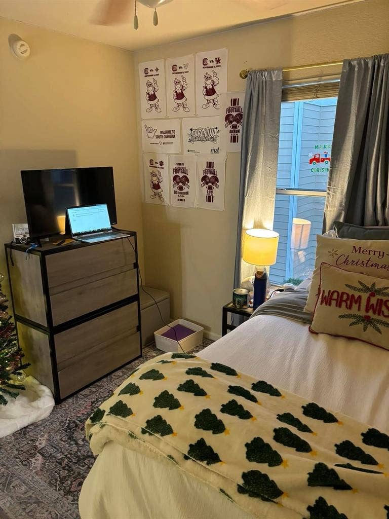 Room available at 21 oaks!