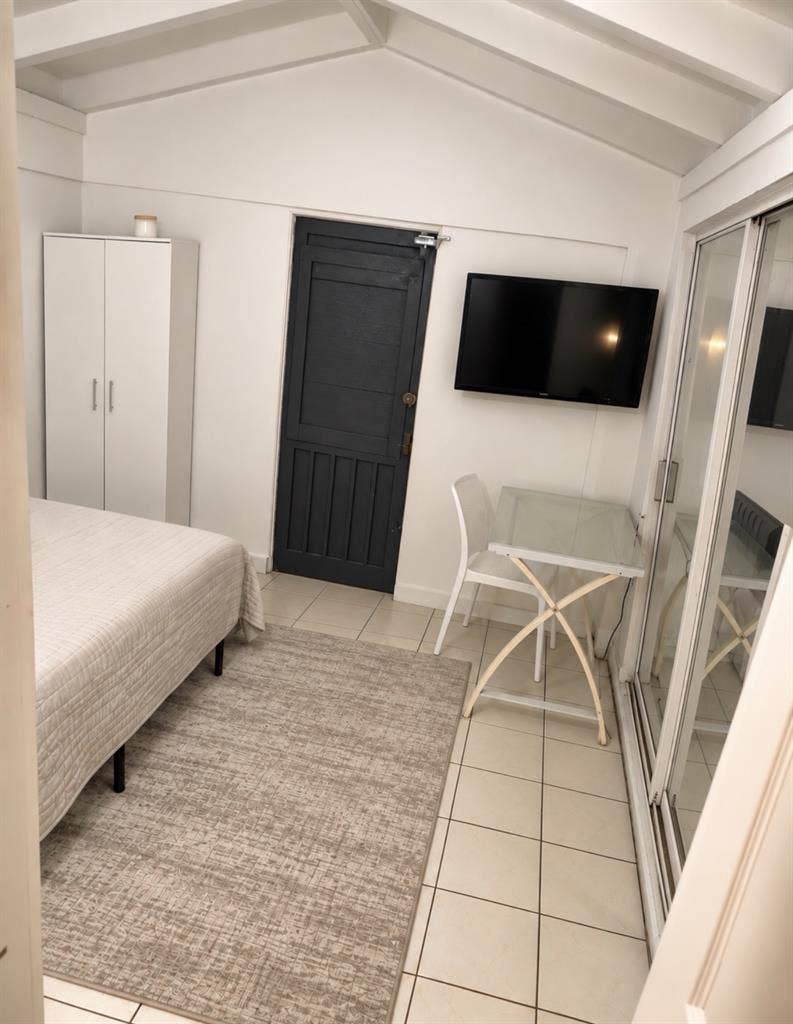 Room for rent with Private entrance