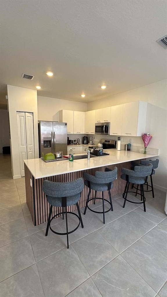 Fully Furnished Room in Miami