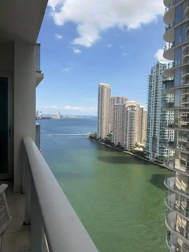Looking for Roomate brickell