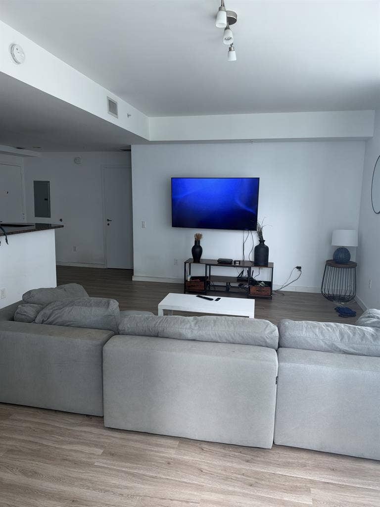 Looking for Roomate brickell