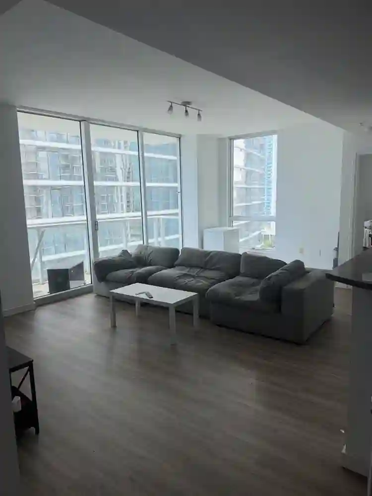 Looking for Roomate brickell