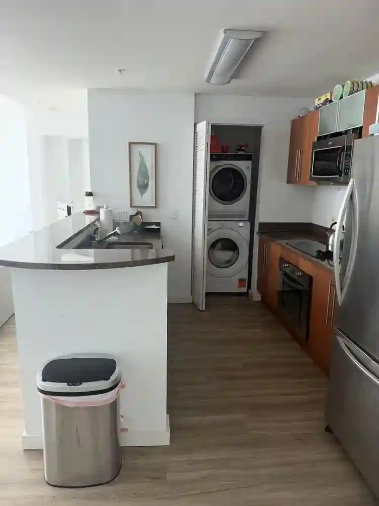 Looking for Roomate brickell