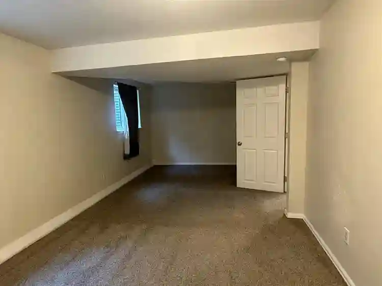 PRIVATE BASEMENT BEDROOM