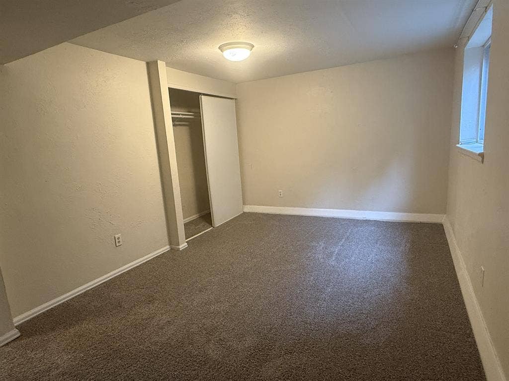 PRIVATE BASEMENT BEDROOM