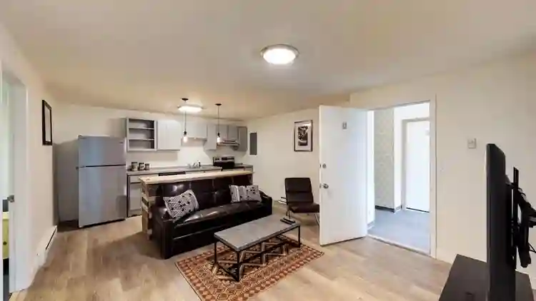 Private room in shared apartment