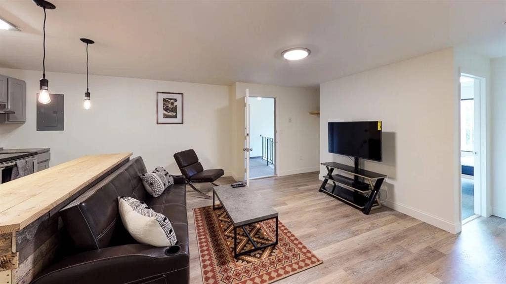 Private room in shared apartment