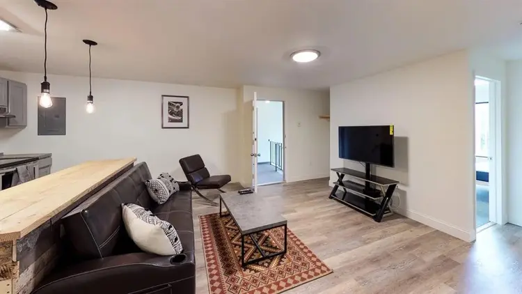 Private room in shared apartment