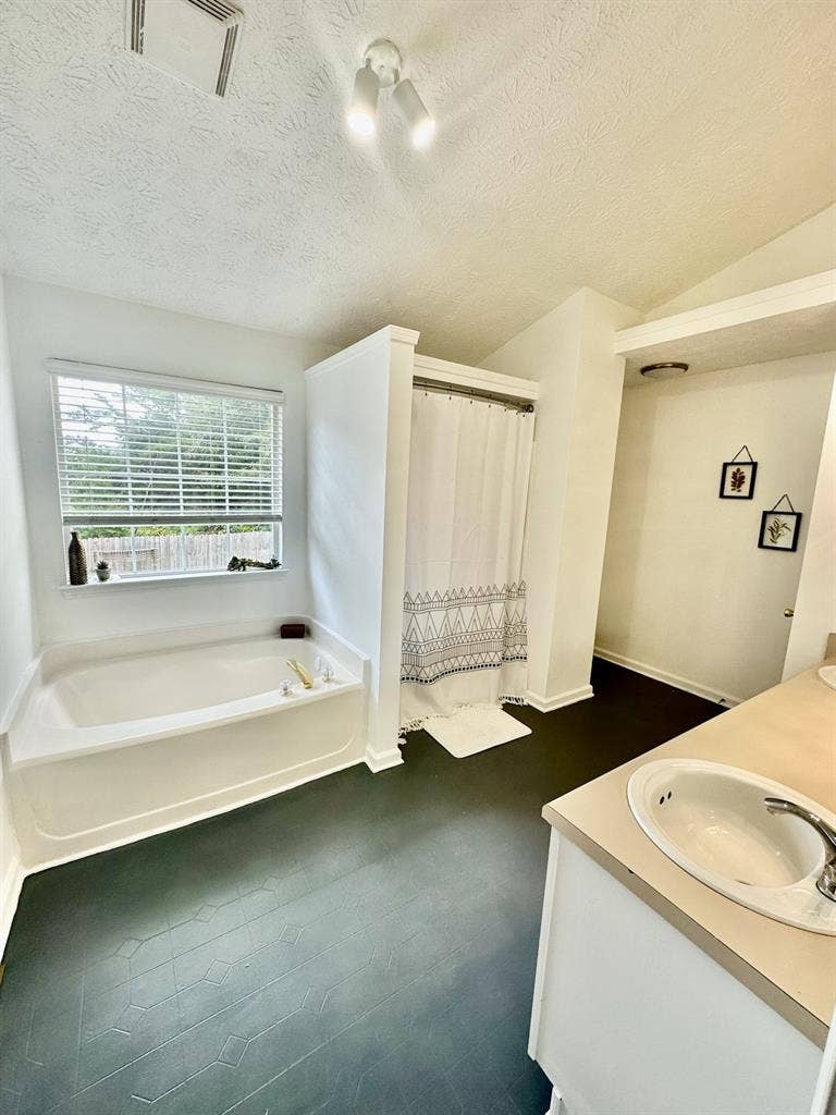 Master bedroom/bath with office