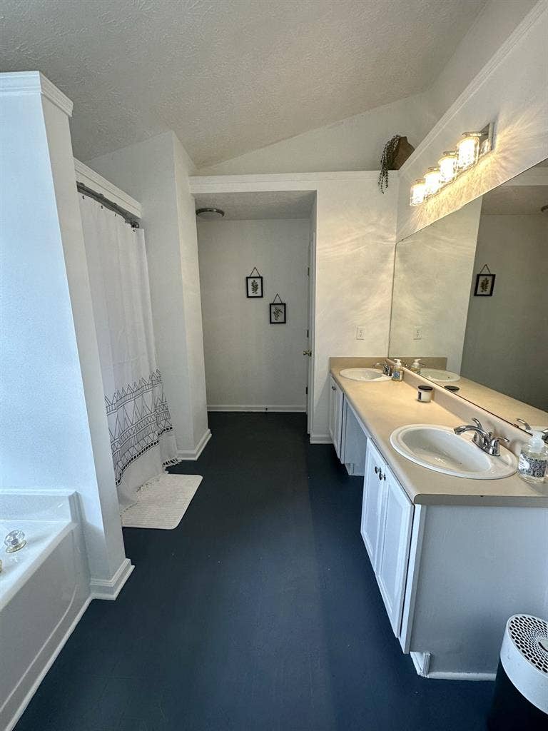 Master bedroom/bath with office