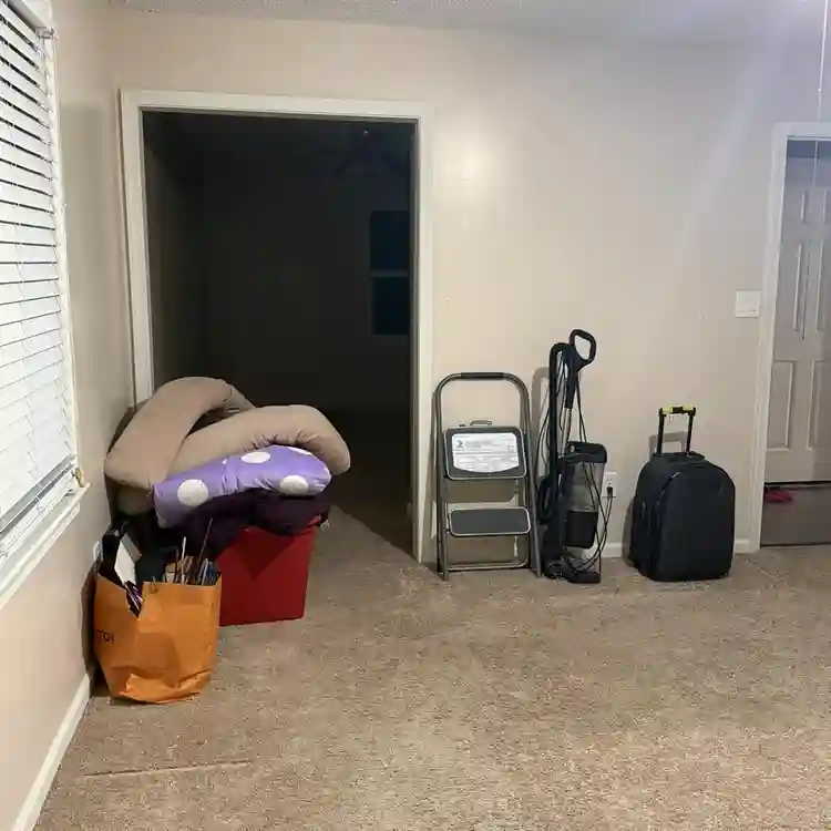 One Bedroom 850$ a mos