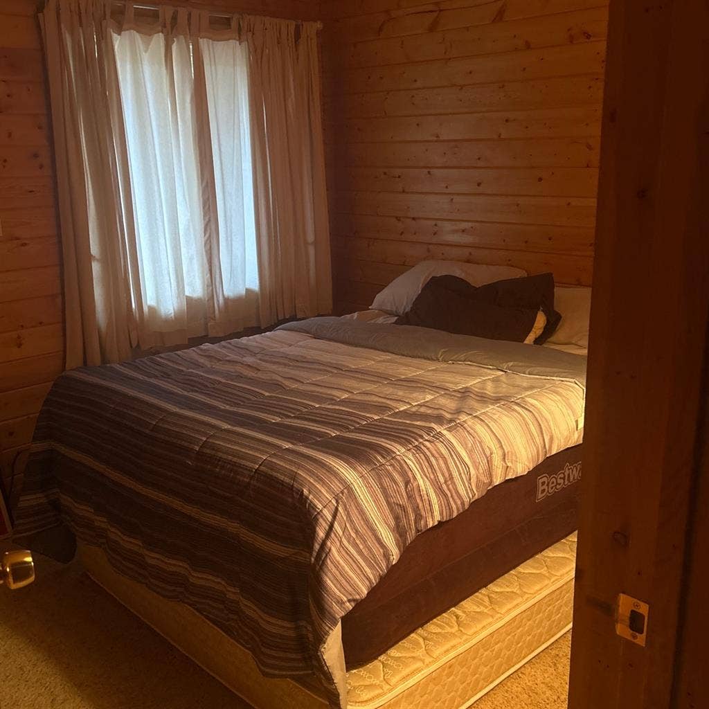 Looking for Roommate