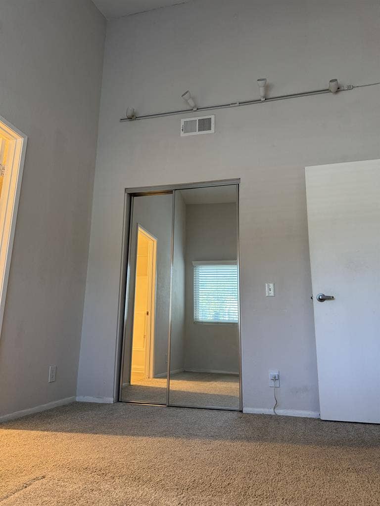 ROOM 4 RENT PRIVATE BEDROOM w/BATH
