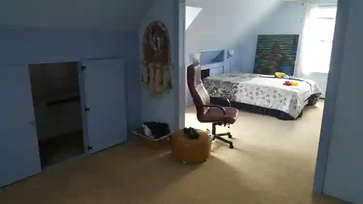 2nd floor-Room for Rent, Alphabet