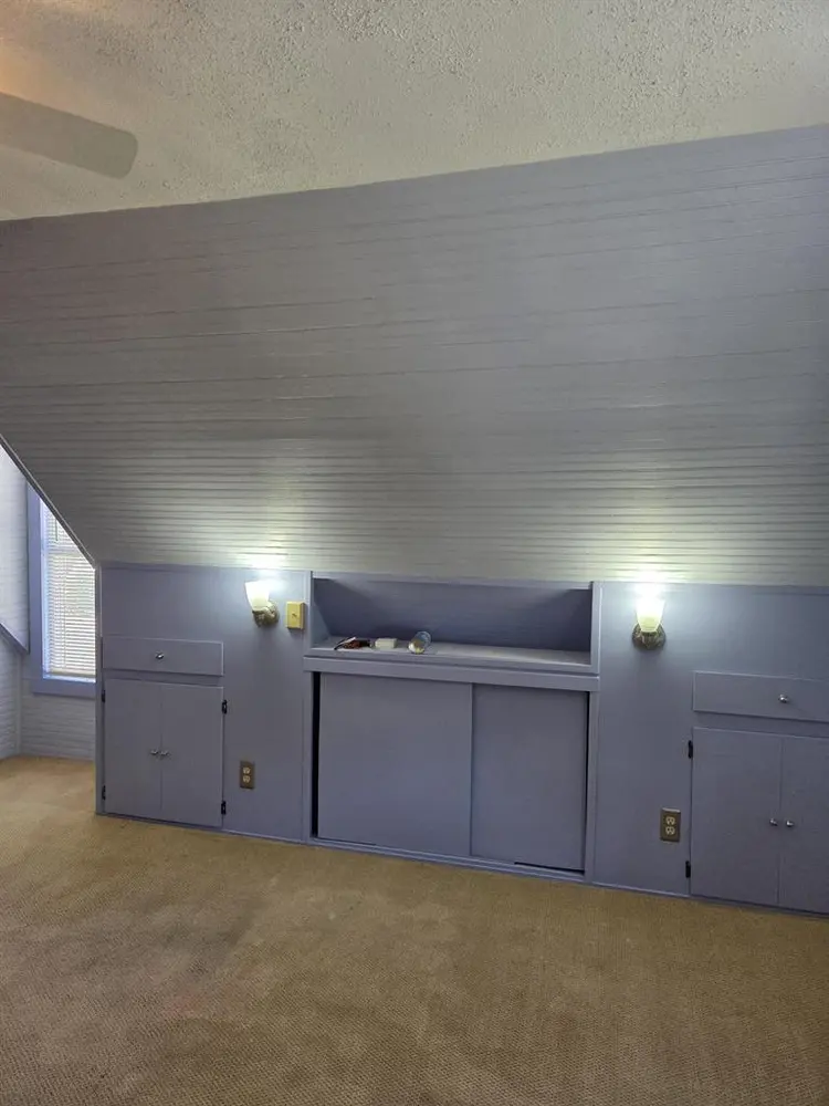2nd floor-Room for Rent, Alphabet