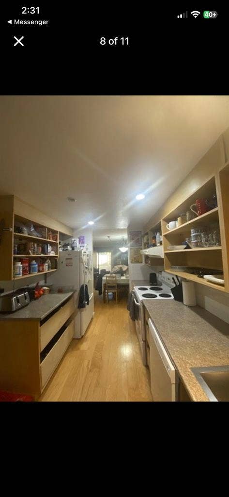 1 bed 1 bath Master bedroom Roomate