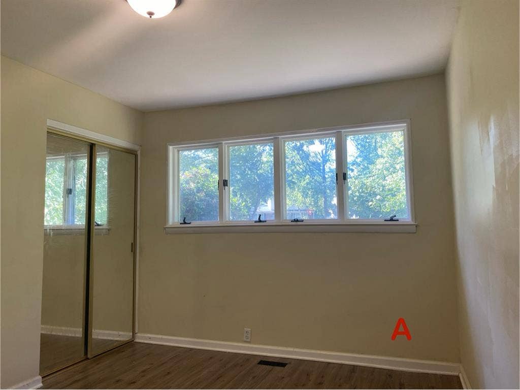130 sq ft Room for Rent