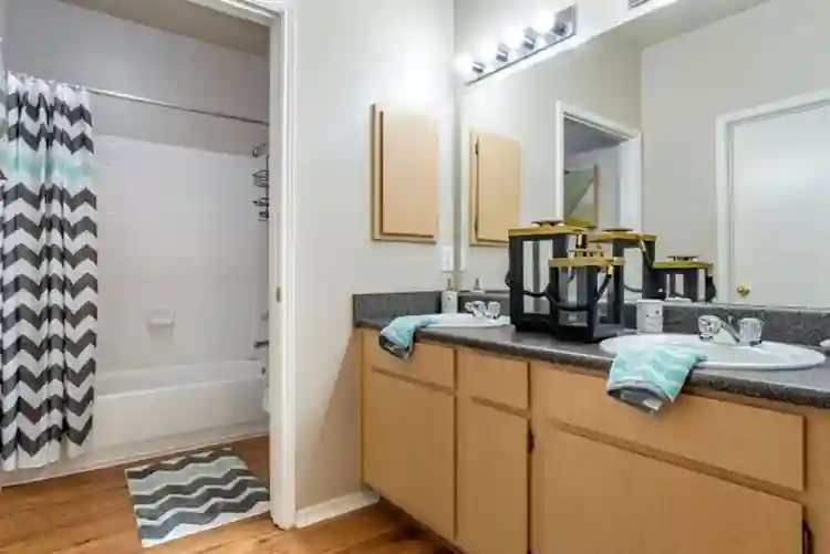Room for rent ()