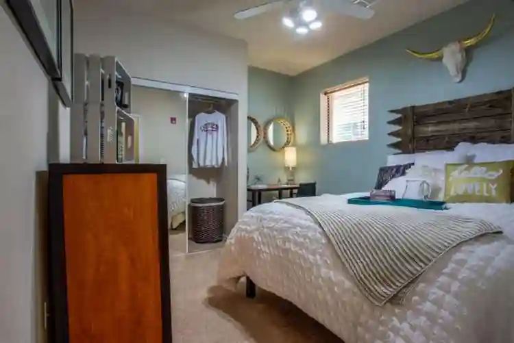 Room for rent ()