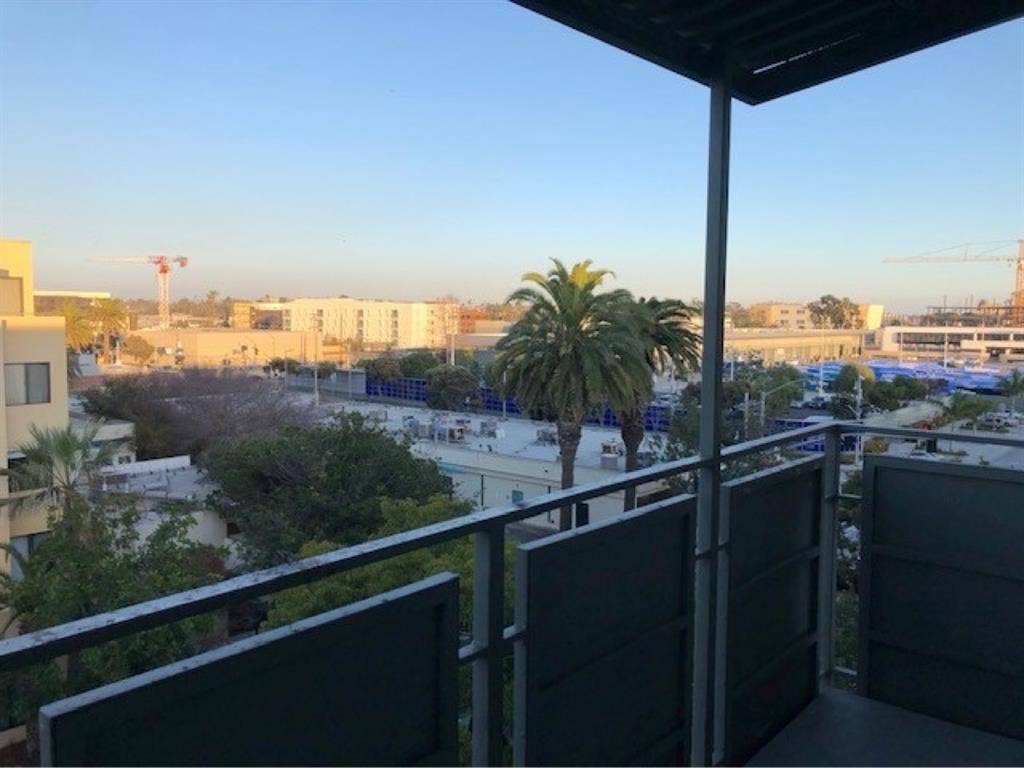 Apartment in downtown Santa Monica